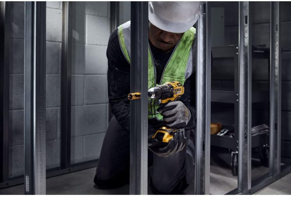 Dewalt 20V Max Brushless 1/2" Compact Cordless Hammer Drill with Ratcheting Chuck - Outil seul