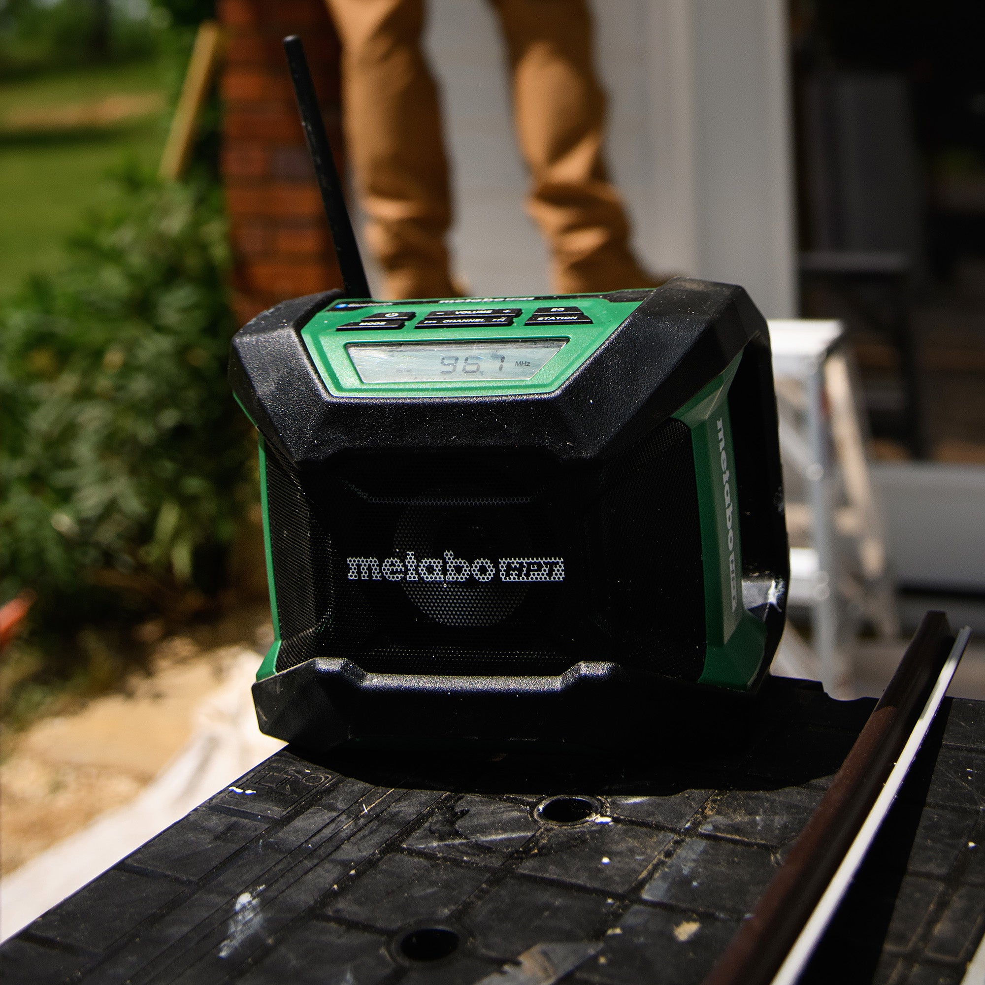 Metabo-UR18DAQ4 HPT 18V Multi Volt Radio Bluetooth sans fil