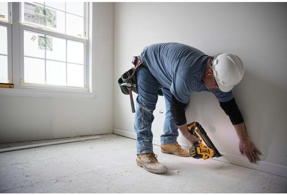 Dewalt 20V Max XR 15 Gauge Finish Nailer Angled - Outil seul