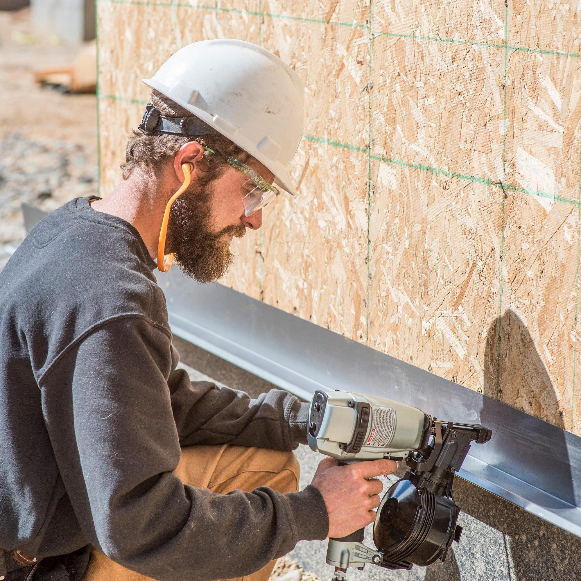 Metabo HPT 18V Pneumatic Roofing Nailer with Triple Hammer Impact Driver Kit