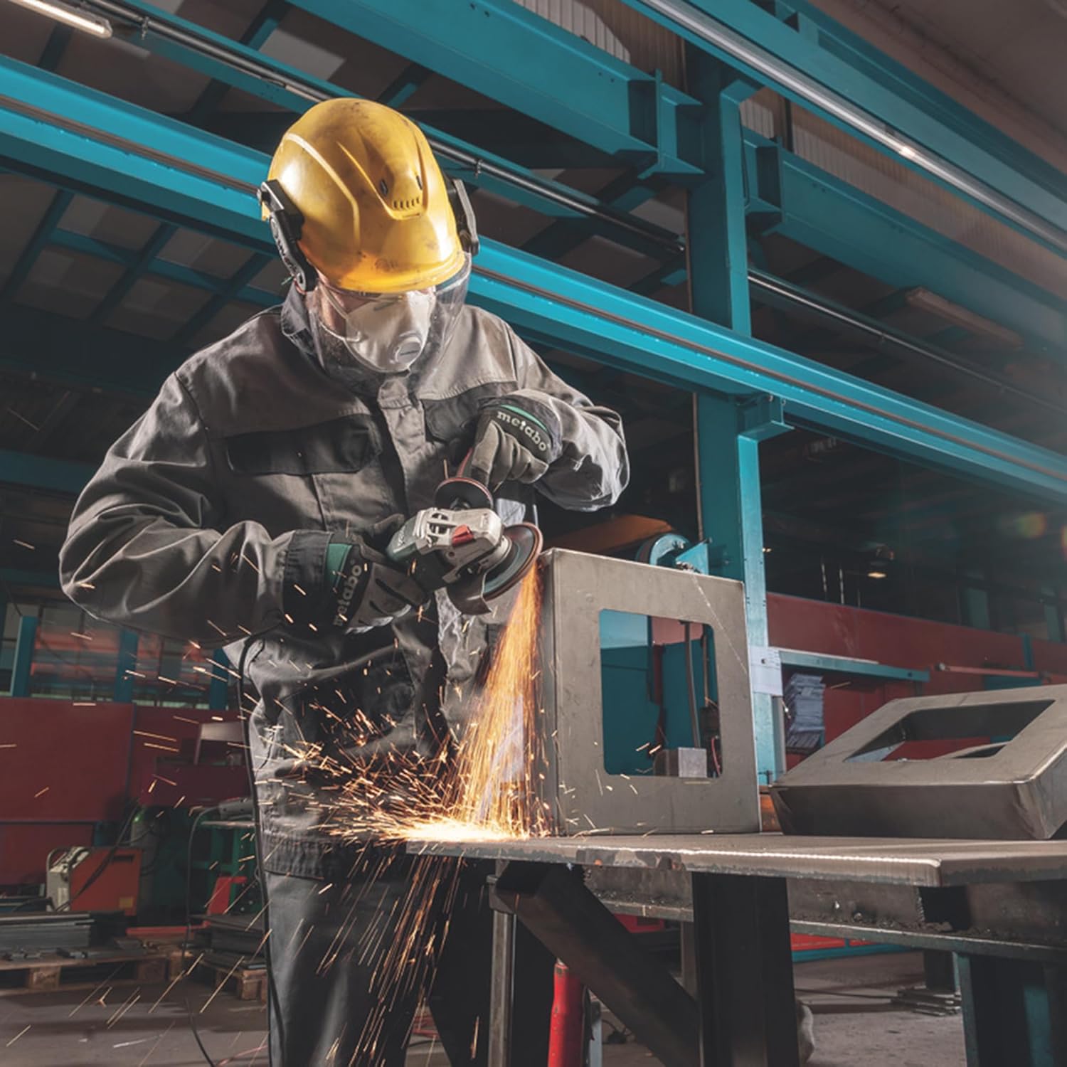 Metabo 4 1/2 - 5" Meuleuse d'angle 11 Amp 11,000 RPM avec interrupteur coulissant verrouillé