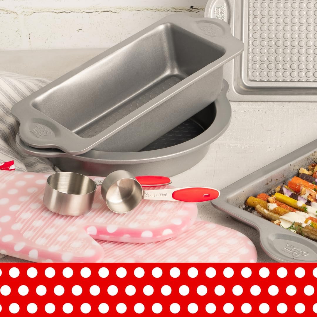 Betty Crocker Bakery Starter with Muffin Pan Round Pan Loaf Pan & Silicone Spatula Scraper - Bundle