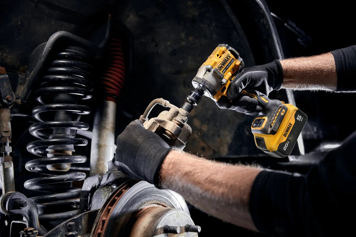 Dewalt 20V Max 3/8IN Compact Impact Wrench Kit