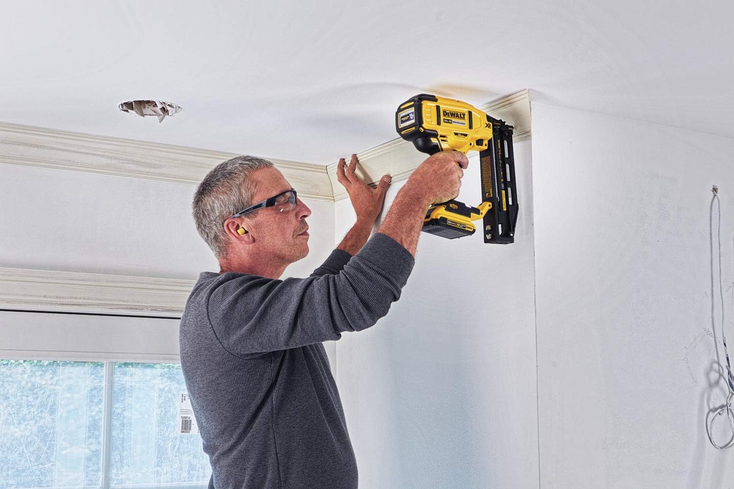 Dewalt 20V Max XR, 16 Gauge Straight Finish Nailer - Tool only