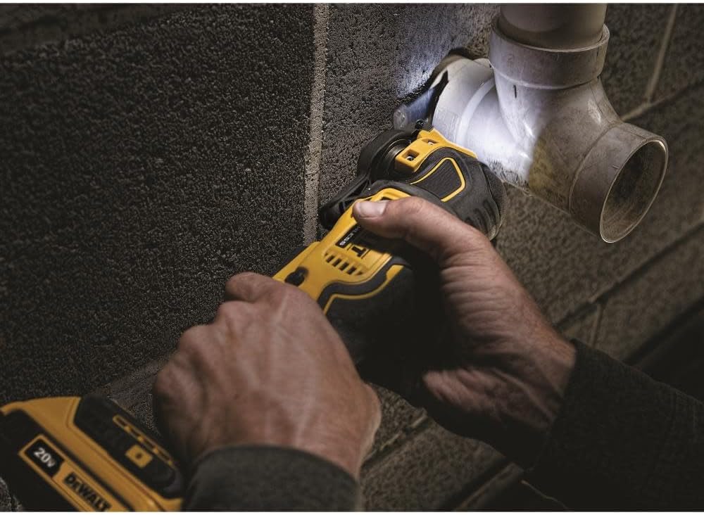 Dewalt Atomic 20V Max Brushless Cordless Oscillating Multi-Tool Kit