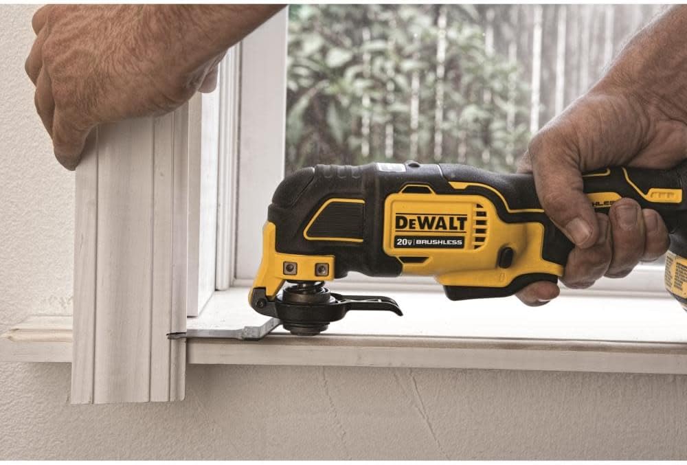 Dewalt Atomic 20V Max Brushless Cordless Oscillating Multi-Tool Kit