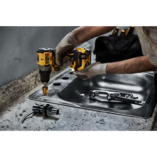 Dewalt 20V Max Brushless Cordless Drill 1/2" - Driver Kit