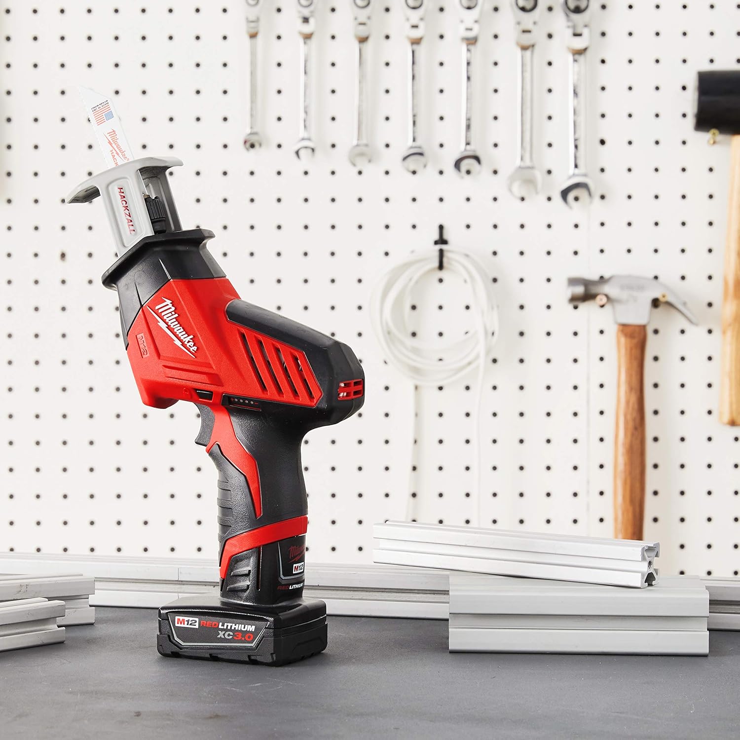 Milwaukee M12 12V Li-Ion Hackzall Scie à guichet sans fil - Outil seulement