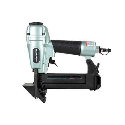 Metabo HPT Agrafeuse pneumatique pour parquet, calibre 18 - agrafes à couronne 1/4