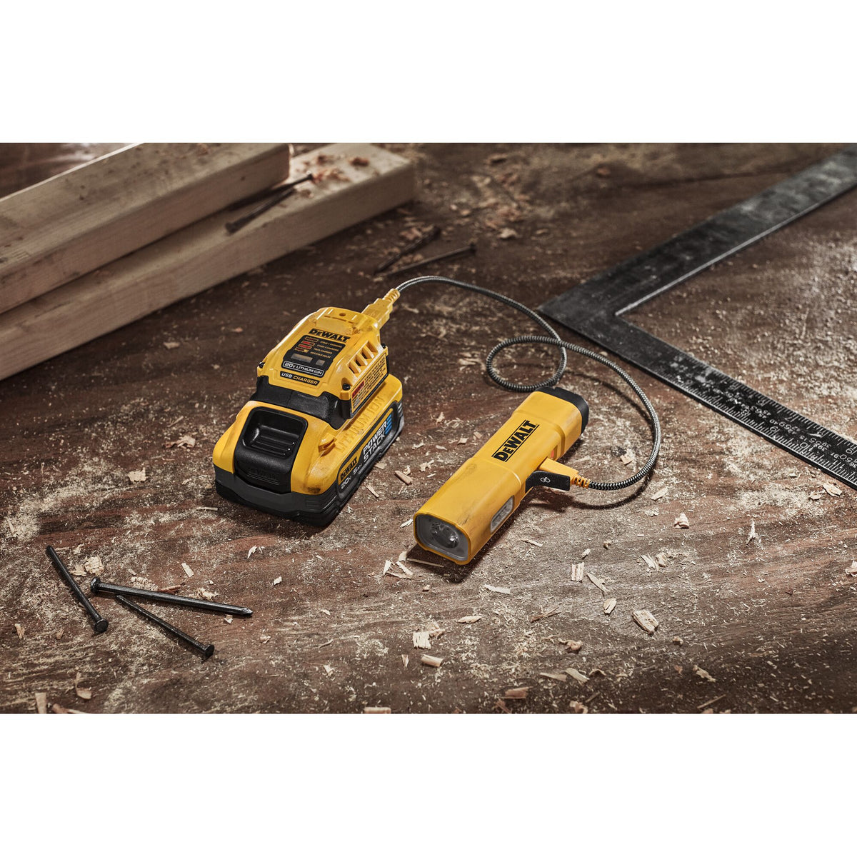 Lampe de poche rechargeable Dewalt