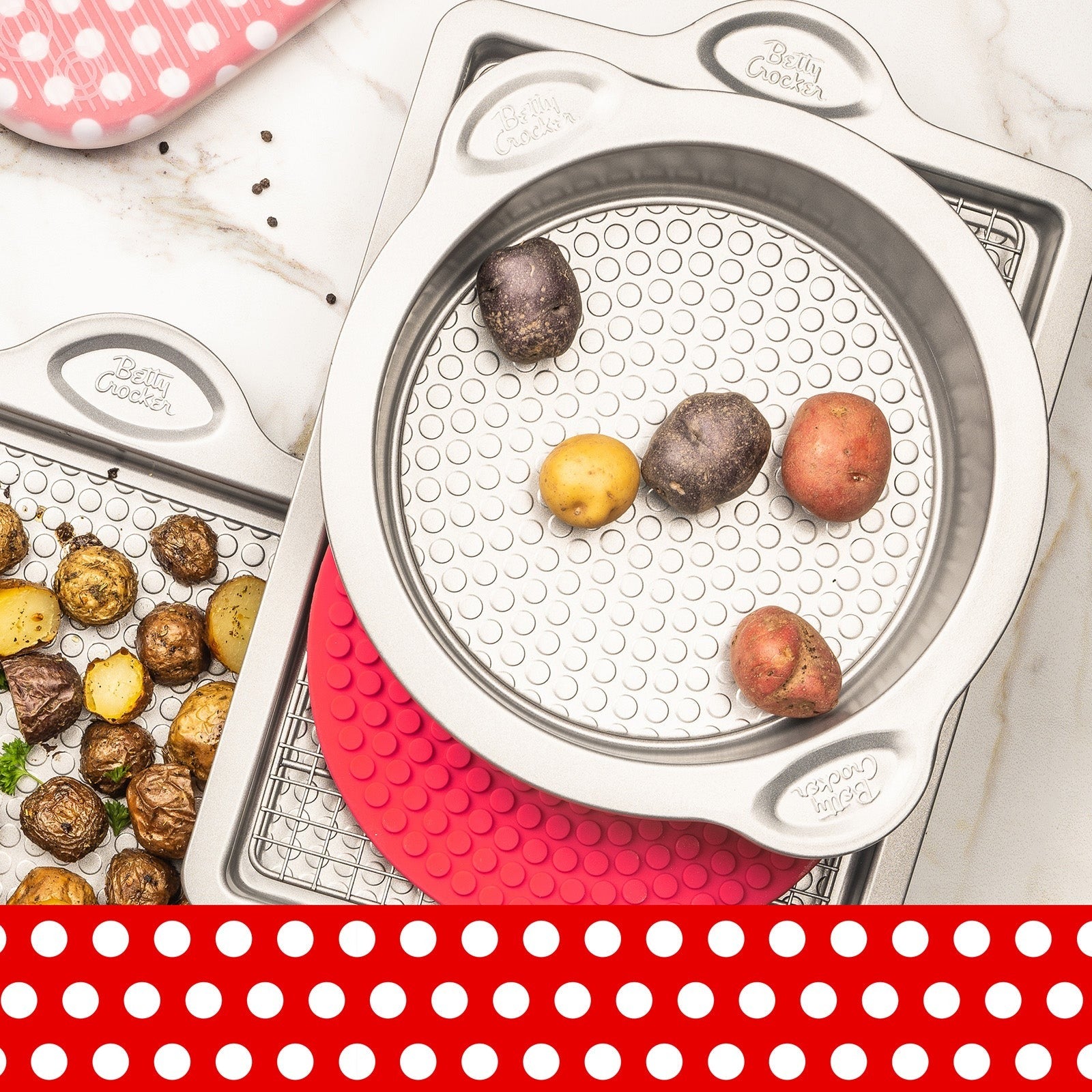 Betty Crocker 728610 9” Round Pan - Steel