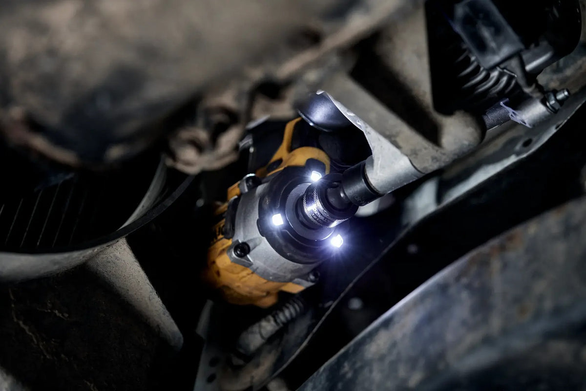 Dewalt 20V Max 3/8IN Compact Impact Wrench Kit