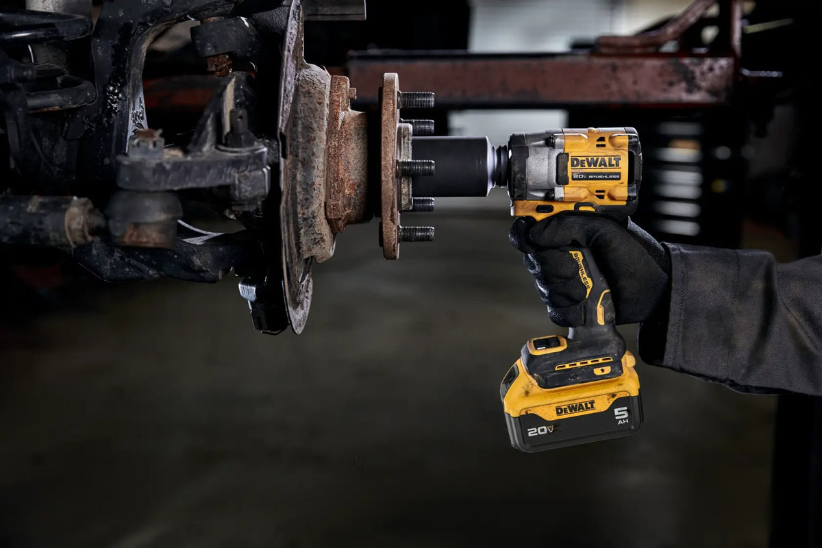 Dewalt 20V Max 3/8IN Compact Impact Wrench Kit